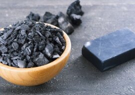 W szafie, lodówce i łazience zawsze mam kawałek węgla drzewnego. Zobacz dlaczego