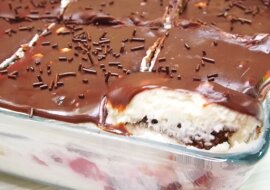 Trifle. Pyszny deser do kawy