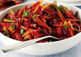 Surowa sałatka z buraków. Prosta i zdrowa