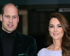 Grecka bogini: Kate Middleton w zwiewnej sukni od Alexandra McQueena
