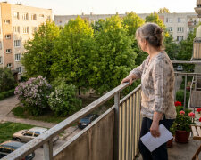 Mama umarła w czerwcu. W sierpniu przyszło pismo z banku o zamknięciu lokaty. 140 tysięcy złotych. Przez 20 lat powtarzała mi, że żyje z samej emerytury i dopłacałam jej co miesiąc do rachunków