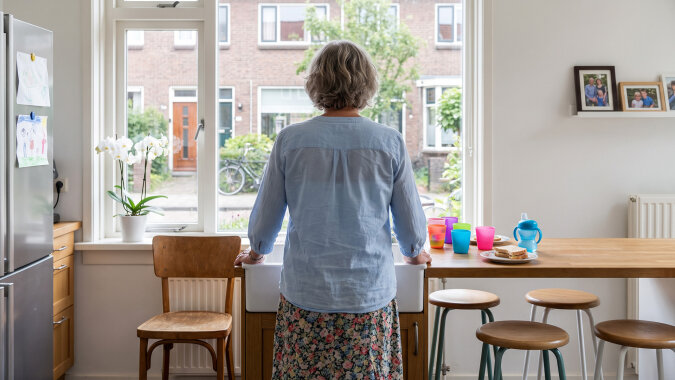 Córka zaprosiła mnie do Holandii na dwa miesiące - "zobaczysz Amsterdam, mamo". Amsterdam widziałam z okna autobusu z lotniska. W czwartek sąsiadka z naprzeciwka, zapytała, czy to ja jestem tą nową opiekunką do dzieci
