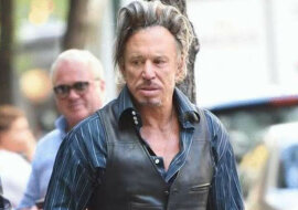 Odważny styl Mickey'a Rourke'a sprawił, że paparazzi zaczęli go śledzić