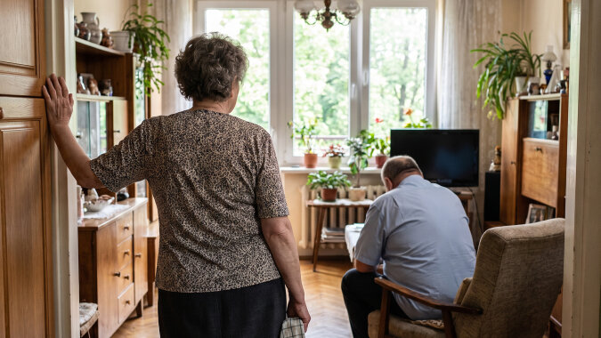 W aptece pani z naprzeciwka powiedziała, że mój mąż to wzór dziadka - co wtorek widzi go w parku na Mickiewicza, jak huśta małego na huśtawce. Zapytała, ile wnuk ma lat. Nasz syn mieszka w Gdańsku, sam, dzieci nie ma