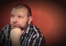 Nieufność wobec innych - które znaki zodiaku doświadczają