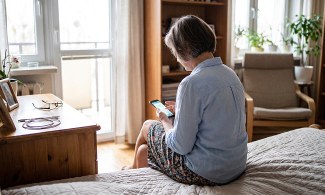 Mąż umarł w środę. W niedzielę jego telefon zawibrował na komodzie: "Czekałam w piątek dwie godziny. Mogłeś chociaż napisać". Kontakt był zapisany jedną literą: M.
