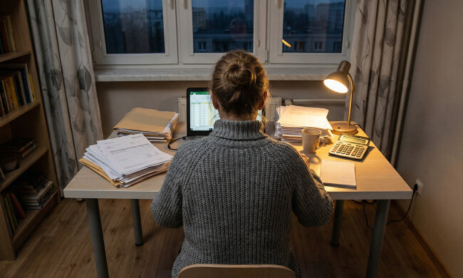 Przez 15 lat robiłam za darmo księgowość w firmie szwagra. Kiedy powiedziałam, że chcę za to pieniądze, usłyszałam: "Ale przecież to rodzina". Na następne święta nie dostałam zaproszenia