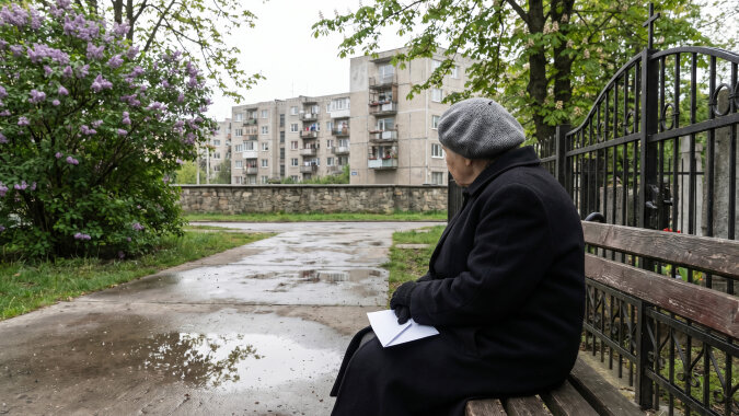 Przez dziesięć lat odkładałam na lokacie pieniądze na pogrzeb - żeby dzieci nie musiały wydawać. Powiedziałam o tym synowi. Teraz mówi, że to wspólne oszczędności rodzinne