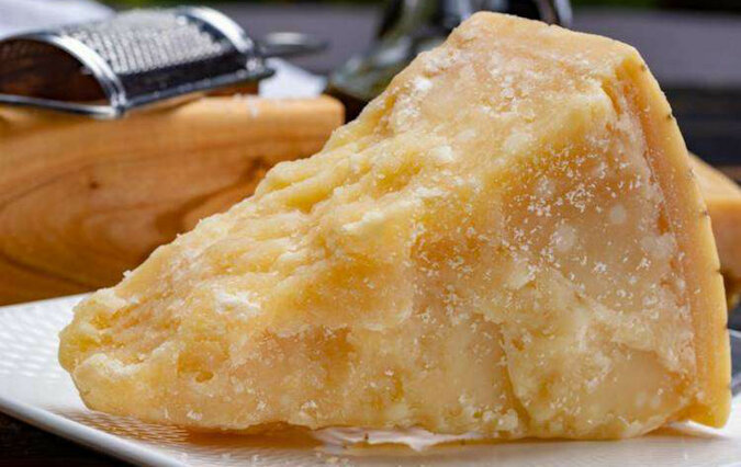 Parmezan to najbardziej zdrowy rodzaj sera. Oto dlaczego