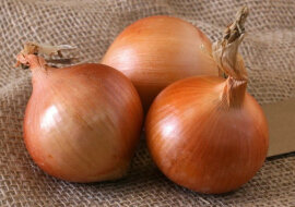 Life hack do krojenia cebuli. Szybko i bez łez