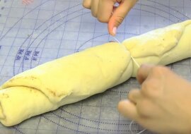 Zawiązała nitkę wokół ciasta, to co otrzymała jest po prostu bajeczne