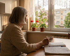 Zięć od trzech lat pożycza ode mnie po 200-300 co miesiąc. Zawsze mówi: "Do pierwszego oddaję". Nie oddał ani razu. Policzyłam - wolę 7 tysięcy