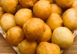 Niesamowicie pyszne baursaki na kefirze. Są miękkie i puszyste