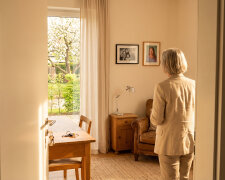 Córka z zięciem budują dom. Co miesiąc dzwonią po pieniądze - raz na glazurę, raz na ogrodzenie. Daję, bo to moja córka. W zeszłą niedzielę pojechałam zobaczyć dom