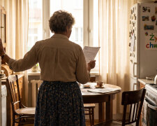 Na siedemdziesiąte piąte urodziny dzieci wręczyły mi voucher: dwa tygodnie w sanatorium w Busku, "od nas wszystkich, mamo, odpocznij". Tydzień przed wyjazdem syn poprosił, żebym "na razie" zapłaciła z własnego konta