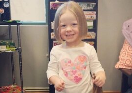 Ta dziewczynka zmieniła swój wygląd. Powód roztopi twoje serce