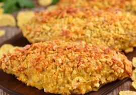 Jeden prosty składnik który sprawi, że pierś kurczaka będzie chrupiąca na zewnątrz i soczysta w środku