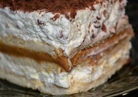 Warstwowa krówka na herbatnikowym spodzie. Smakuje obłędnie