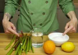 Jak zrobić lemoniadę z rabarbaru. Przepis krok po kroku