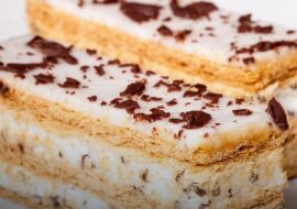 Sernik stracciatella. Wyjątkowy, aksamitny sernik bez pieczenia