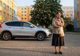 Dałam synowi 40 tysięcy na wkład własny do mieszkania. Obiecał, że odda w ciągu dwóch lat. Minęło pięć - a on właśnie kupił nowy samochód