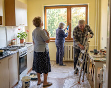 Przez osiem lat w każdy piątek piekłam dodatkowy placek dla pani Bożeny z poczty - nosiła nam listy na czwarte piętro bez windy. We wrześniu przeszła na emeryturę. W sobotę przyjechała z mężem i przez dwa dni malowali mi kuchnię