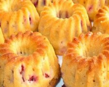 Cudowne babeczki ze szklanki kefiru, trochę mąki i dużo jagód