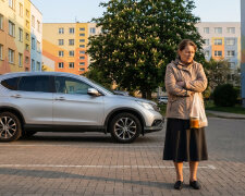 Dałam synowi 40 tysięcy na wkład własny do mieszkania. Obiecał, że odda w ciągu dwóch lat. Minęło pięć - a on właśnie kupił nowy samochód