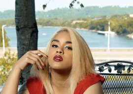 Dziewczyna z niezwykle dużą nogą została modelką