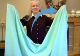 Naucz się jak idealnie złożyć prześcieradło w mgnieniu oka. Dlaczego wcześniej o tym nie wiedziałam?