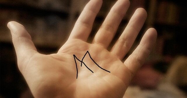 O czym świadczy litera „m” na dłoni? To coś naprawdę niezwykłego