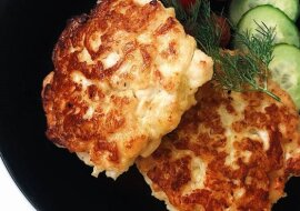 Pyszne i niedrogie placuszki drobiowe. Oto bardzo prosty przepis