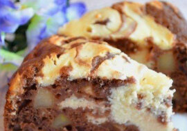 Ciasto z nadzieniem jabłkowym i twarogowym. Godne każdego stołu