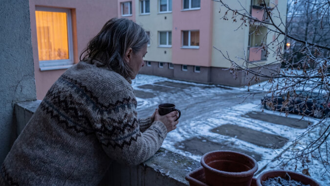 Mąż od lat w każdy wtorek wychodził wieczorem na męskie koło różańcowe. W styczniu przy kolędzie pochwaliłam się księdzu, że mój taki zaangażowany. Ksiądz odstawił filiżankę i powiedział, że koło mężczyzn rozwiązało się dwa lata temu