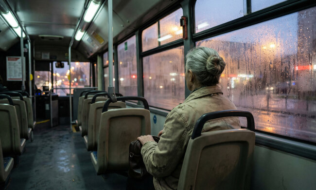 Przez trzy lata opłacałam wnukowi korepetycje z angielskiego. Po 400 złotych miesięcznie. Kiedy zapytałam go na rodzinnym obiedzie, jak idzie nauka, synowa odpowiedziała za niego