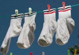 Proste sposoby na szybkie i skuteczne wybielanie ubrań