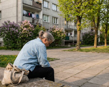 Trzydziestopięcioletni syn wrócił po rozwodzie z dwoma walizkami i kotem. Kiedy zapytałam, jak długo zamierza zostać, popatrzył na mnie ze zdziwieniem i powiedział: "Mamo, a dokąd miałbym iść? To przecież mój dom rodzinny"
