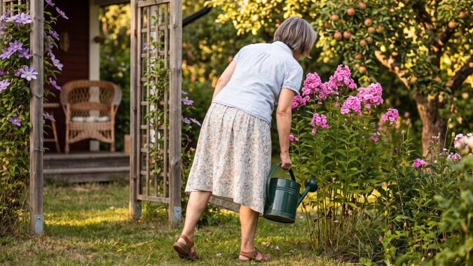 Wnuki spędzają "u babci na wsi" każde wakacje. Kupuję wyprawki, opłacam basen, w sierpniu dołożyłam do aparatu na zęby. Wczoraj usłyszałam, jak synowa chwali się przez telefon koleżance: "dzieci przechowane, wakacje wyszły nas tyle co nic"