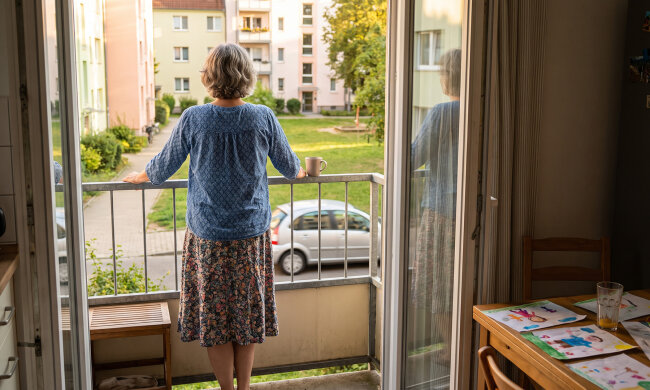 Z klubem seniora zapisałam się na trzy dni do Wilna - pierwszy raz od lat gdzieś dalej. Córka poprosiła, żebym przełożyła, bo mają z mężem "ważny wyjazd służbowy", i zostałam z wnukami. W niedzielę starszy pochwalił się szlafrokiem z delfinem