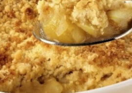 Popularne we Francji ciasto z jabłkami i kruszonką