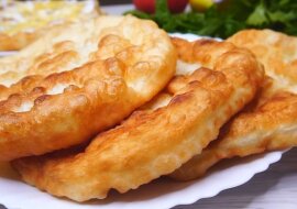 Pierwszy raz kupiłam je na węgierskim rynku, teraz robię sama. Węgierskie placuszki ziemniaczane