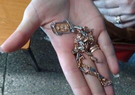 Znalazłam złoty łańcuszek i zwróciła go właścicielce. W życiu się nie spodziewałam czegoś takiego