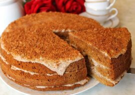 Leniwe ciasto miodowe: pokazuję najprostszy przepis na miękkie i soczyste ciasto