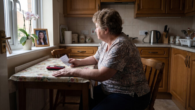 Po operacji biodra syn przejął moje sprawy w banku, "żebyś się nie denerwowała, mamo". W styczniu zadzwonił do mnie pan z firmy windykacyjnej i grzecznie zapytał, kiedy spłacę zaległe raty za dwa iPhone'y