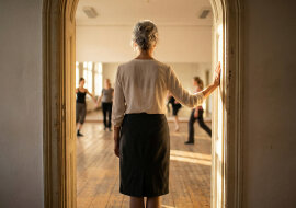 Mam 61 lat i zapisałam się na kurs tańca. Pierwszy raz od rozwodu ktoś zaprosił mnie do tanga. Dzieci mówią, że powinnam się zachowywać "stosownie do wieku"