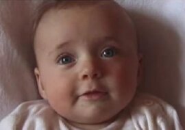 Przez 18 lat każdego tygodnia nagrywał 15 sekund z życia córki. Wideo połączył w całość