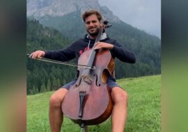 Utalentowany wiolonczelista oszałamia fanów cudownym coverem klasycznego utworu miłosnego. Zobacz