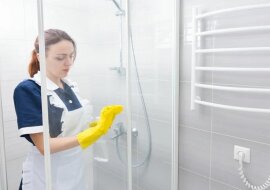 Jak wyczyścić kabinę prysznicową z osadu mydlanego? Tajemnice profesjonalistów
