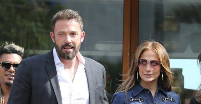 Jennifer Lopez i Ben Affleck zostali zauważeni w Kalifornii. J.Lo założyła na randkę sukienkę babydoll