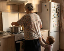 Pilnuję wnuków od poniedziałku do piątku, bo synowa pracuje na zmiany. Kiedy powiedziałam, że chcę w wakacje pojechać do sanatorium, syn odpowiedział: "Mamo, to nie jest dobry moment. Może za rok". Tak mówi od trzech lat